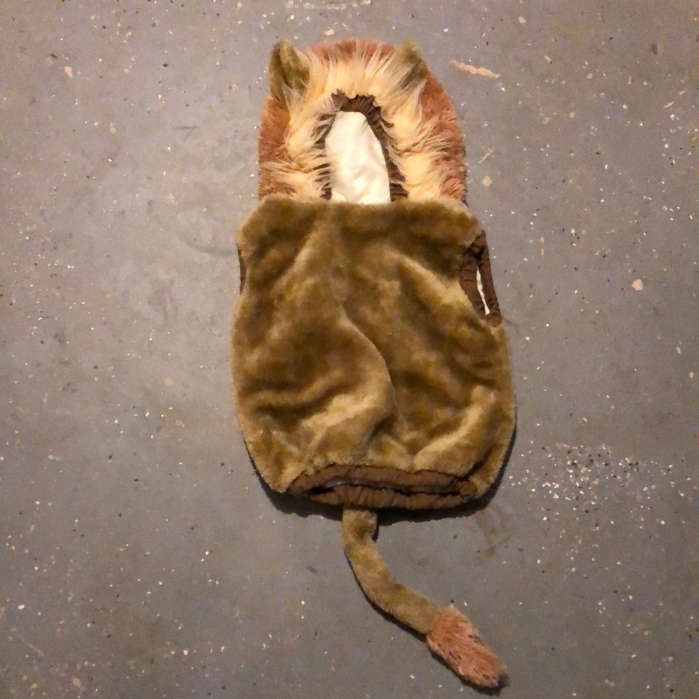 Lion vest costume